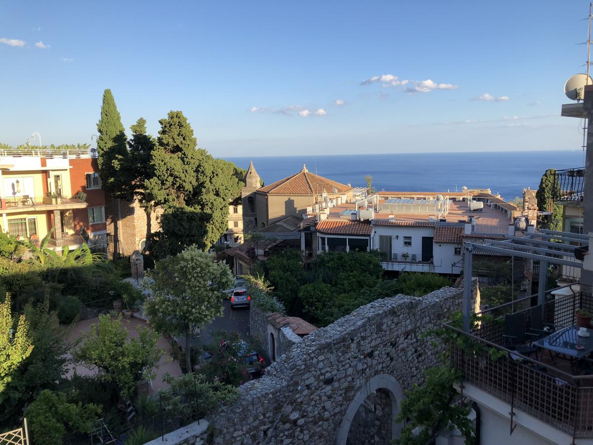 La Malandrina Aparthotel Taormina Exterior photo